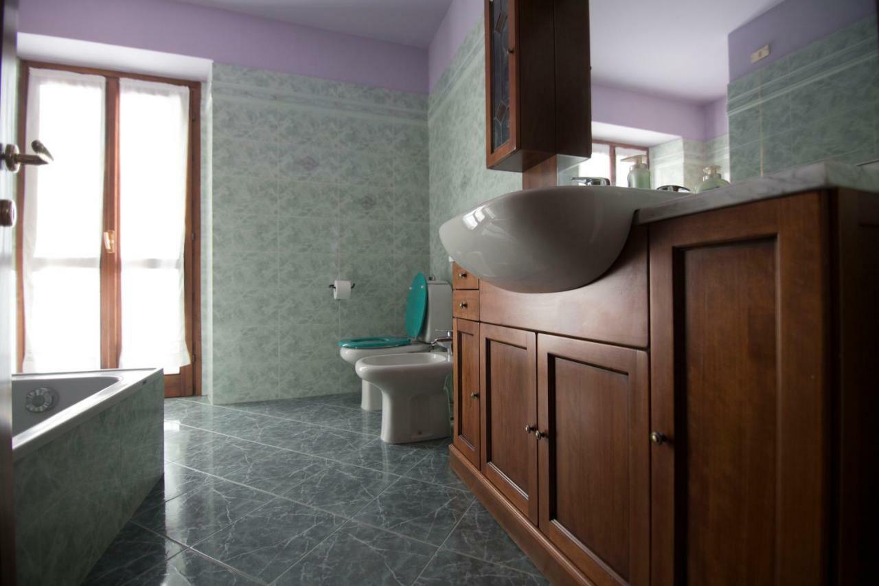 La Casa Di Cristina Apartment Арона Екстериор снимка